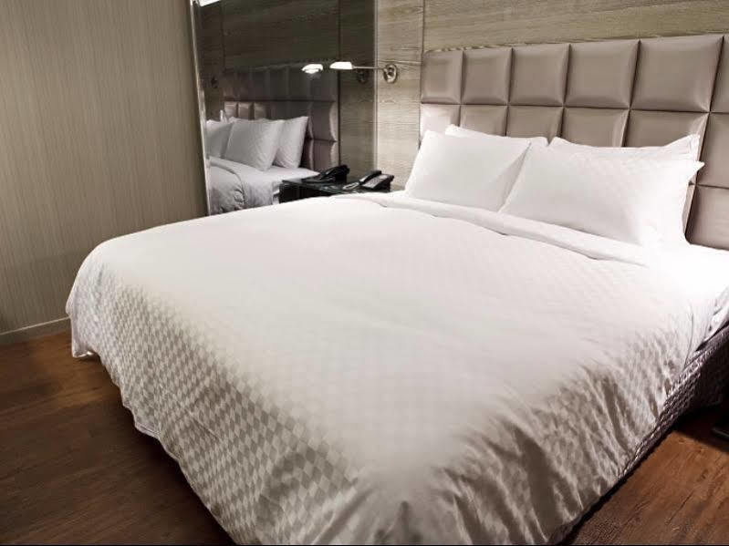 Royal Group Hotel Ho Yi Branch Kaohsiung Extérieur photo